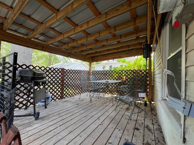 2016 Loomis St, Winfield, KS 67156