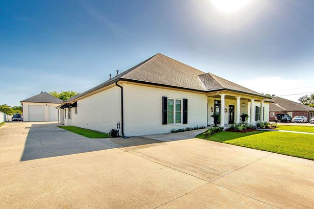 1120 Museum Drive, Houma, LA 70360