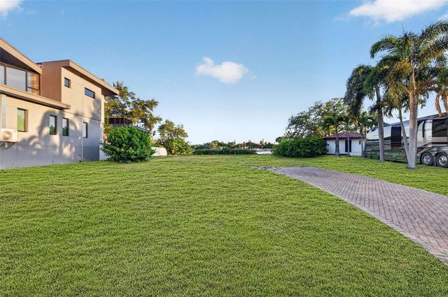 1026 MONTEREY BOULEVARD NE, St Petersburg, FL 33704