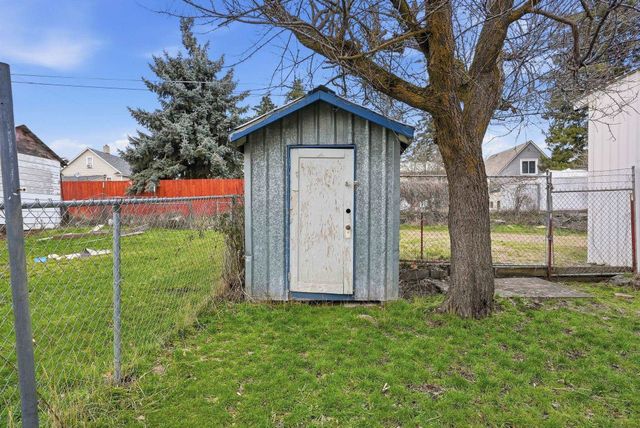 2207 E Gordon Ave, Spokane, WA 99207