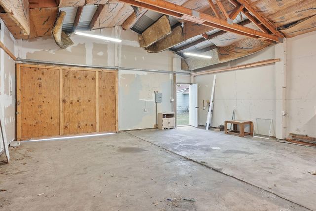 2207 E Gordon Ave, Spokane, WA 99207