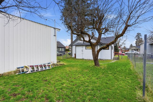 2207 E Gordon Ave, Spokane, WA 99207