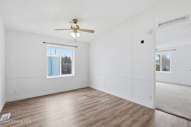 10600 N BENOIT ST, Hayden, ID 83835