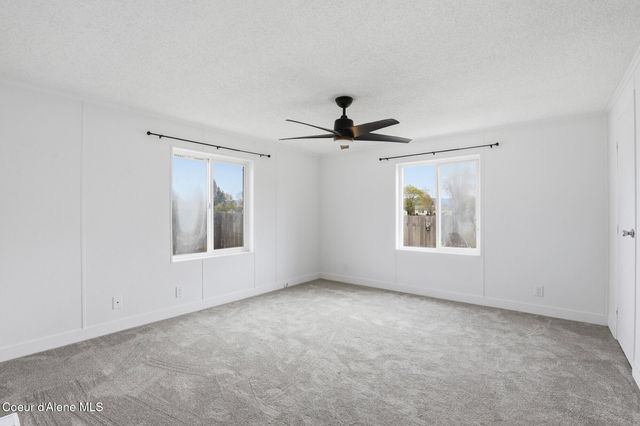10600 N BENOIT ST, Hayden, ID 83835
