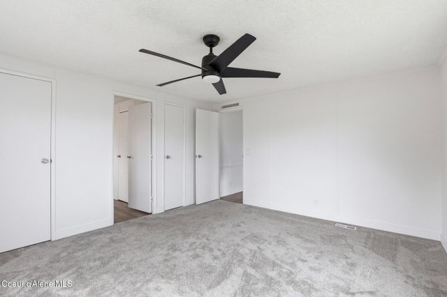 10600 N BENOIT ST, Hayden, ID 83835