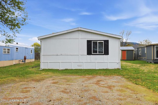 10600 N BENOIT ST, Hayden, ID 83835