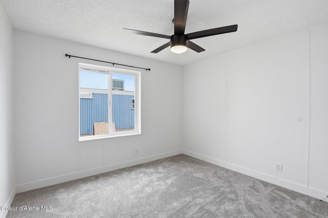 10600 N BENOIT ST, Hayden, ID 83835