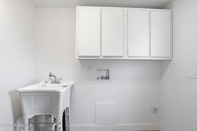 10600 N BENOIT ST, Hayden, ID 83835