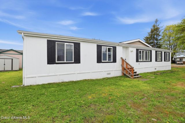 10600 N BENOIT ST, Hayden, ID 83835