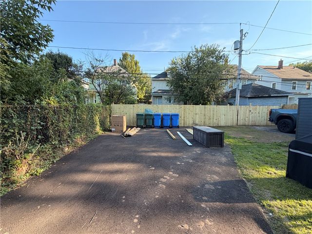 67 Pembroke Street UP, Rochester, NY 14620