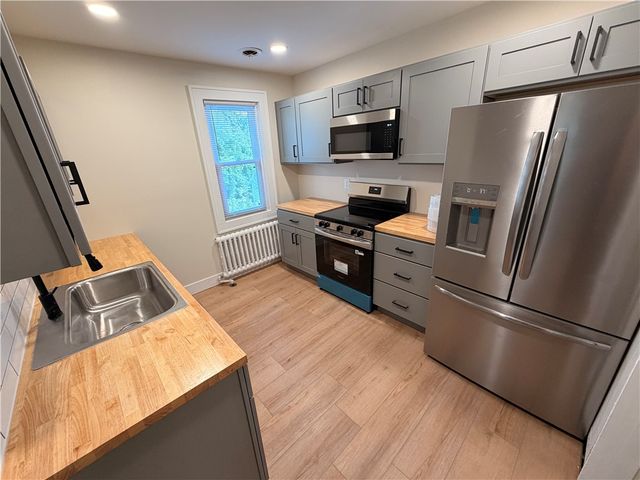67 Pembroke Street UP, Rochester, NY 14620