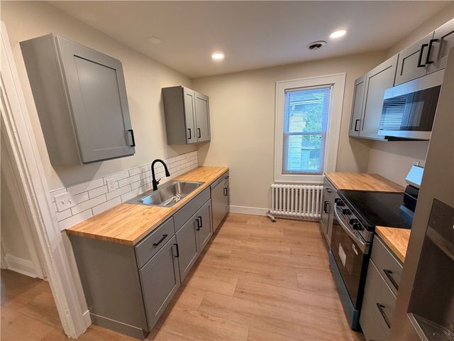 67 Pembroke Street UP, Rochester, NY 14620