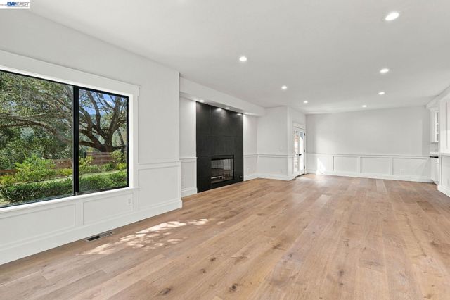 4120 Happy Valley Road, Lafayette, CA 94549
