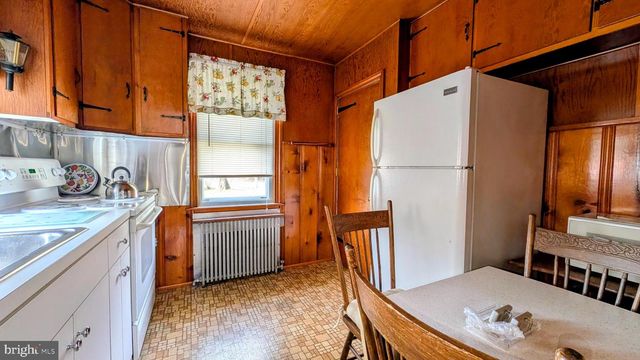 542 CRUM LYNNE RD, Ridley Park, PA 19078