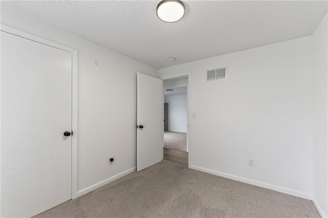 10512 N Oak Trafficway, Kansas City, MO 64155