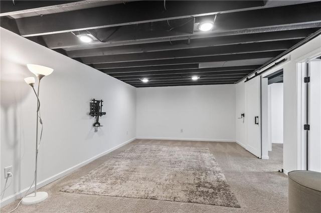 10512 N Oak Trafficway, Kansas City, MO 64155
