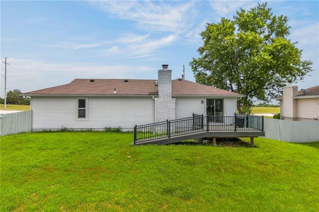 10512 N Oak Trafficway, Kansas City, MO 64155