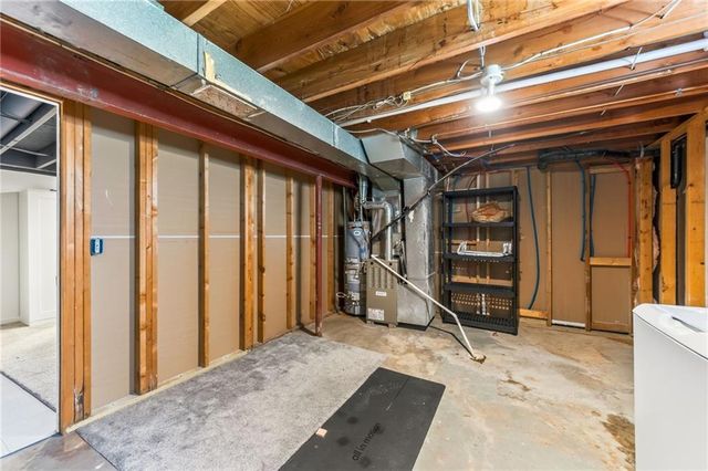 10512 N Oak Trafficway, Kansas City, MO 64155