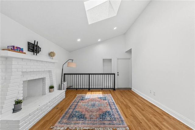 10512 N Oak Trafficway, Kansas City, MO 64155