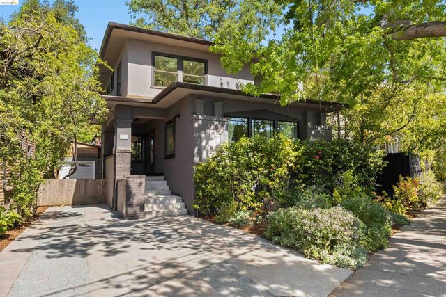 3208 Claremont Ave, Berkeley, CA 94705