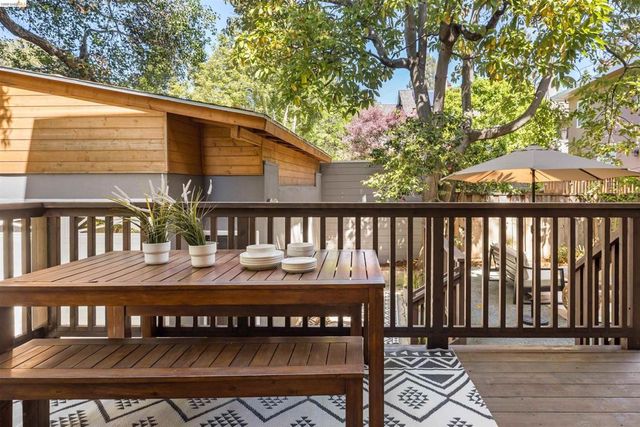 3208 Claremont Ave, Berkeley, CA 94705