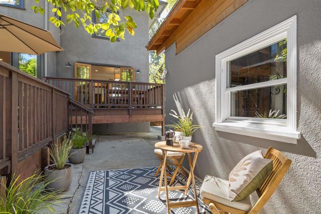 3208 Claremont Ave, Berkeley, CA 94705