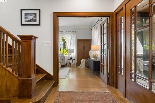 3208 Claremont Ave, Berkeley, CA 94705