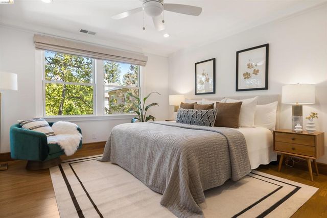 3208 Claremont Ave, Berkeley, CA 94705