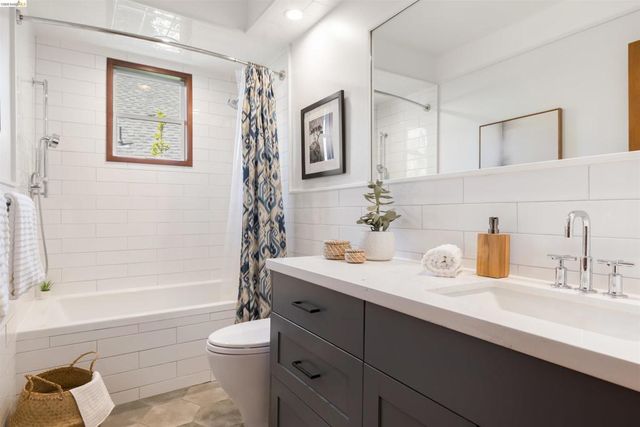 3208 Claremont Ave, Berkeley, CA 94705