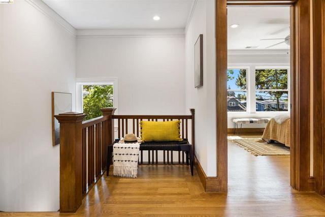 3208 Claremont Ave, Berkeley, CA 94705