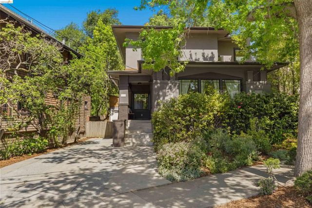 3208 Claremont Ave, Berkeley, CA 94705