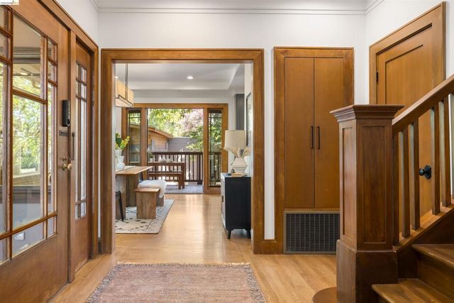 3208 Claremont Ave, Berkeley, CA 94705