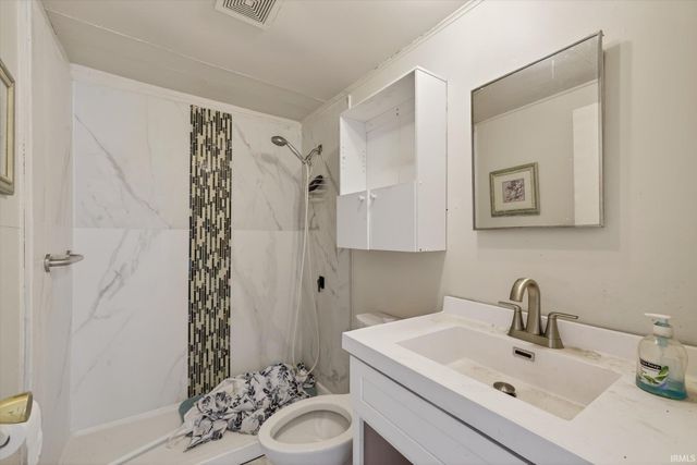 1530 W Arlington Road, Bloomington, IN 47404