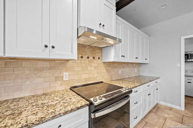 622 N Dickson, Poth, TX 78147