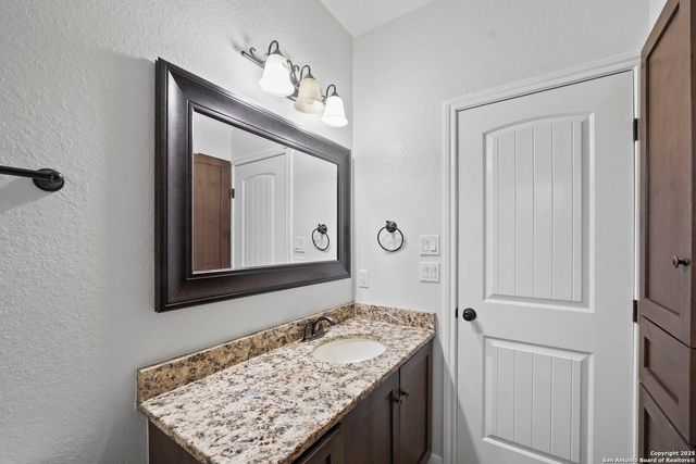 622 N Dickson, Poth, TX 78147