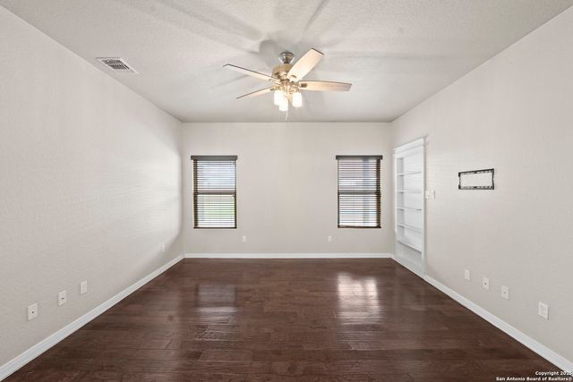 622 N Dickson, Poth, TX 78147