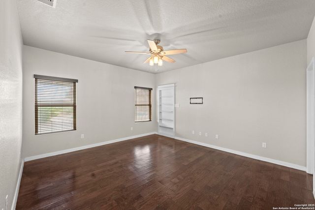 622 N Dickson, Poth, TX 78147