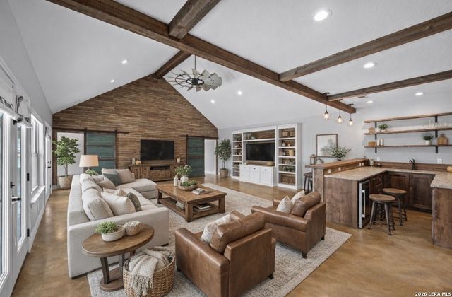 622 N Dickson, Poth, TX 78147