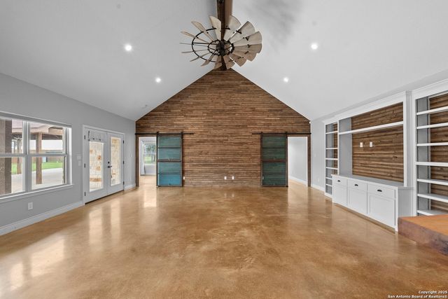 622 N Dickson, Poth, TX 78147