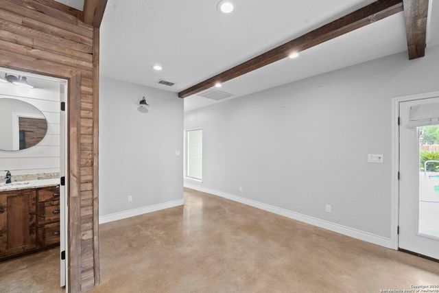 622 N Dickson, Poth, TX 78147