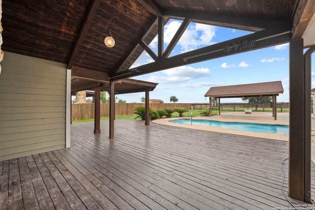 622 N Dickson, Poth, TX 78147