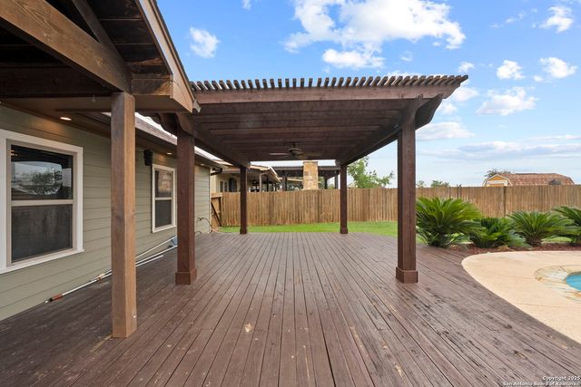 622 N Dickson, Poth, TX 78147