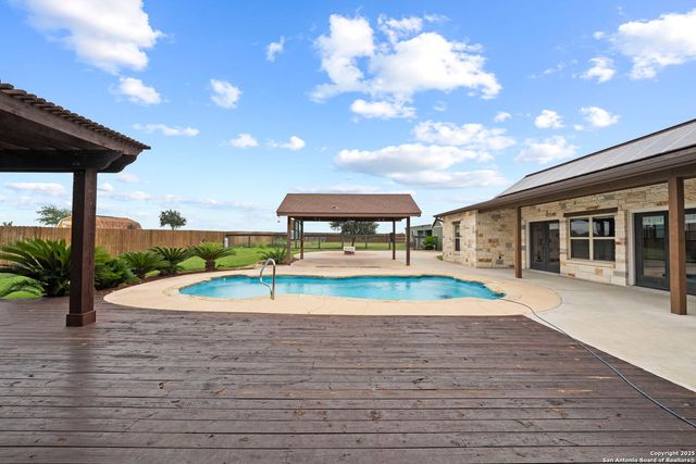 622 N Dickson, Poth, TX 78147