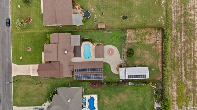 622 N Dickson, Poth, TX 78147