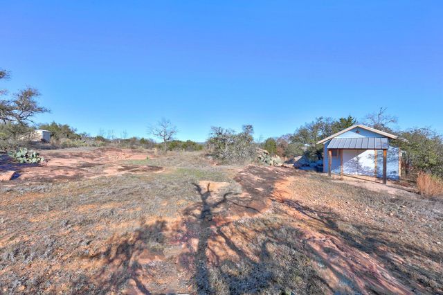 901 Rocky Hollow DR, Burnet, TX 78611