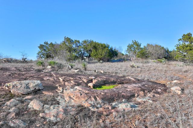 901 Rocky Hollow DR, Burnet, TX 78611