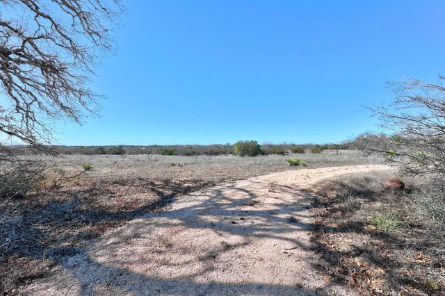 901 Rocky Hollow DR, Burnet, TX 78611