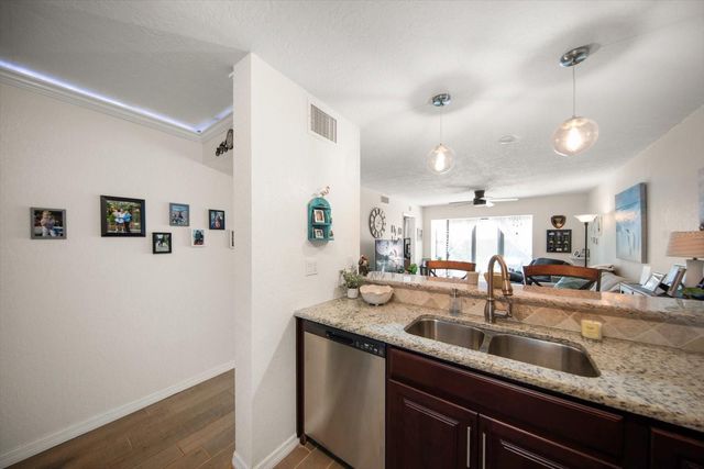 6145 113TH STREET 408, Seminole, FL 33772