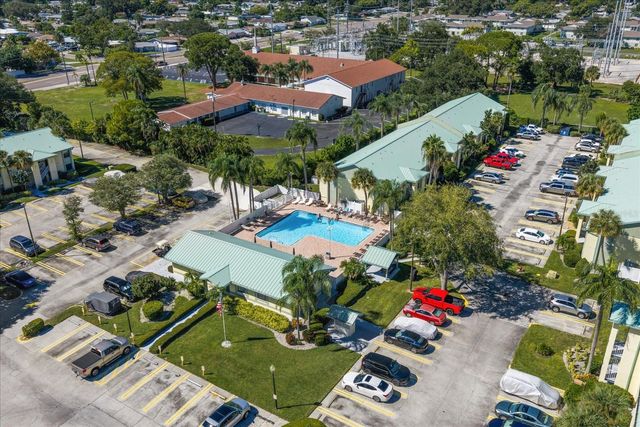 6145 113TH STREET 408, Seminole, FL 33772