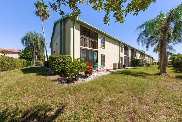 6145 113TH STREET 408, Seminole, FL 33772